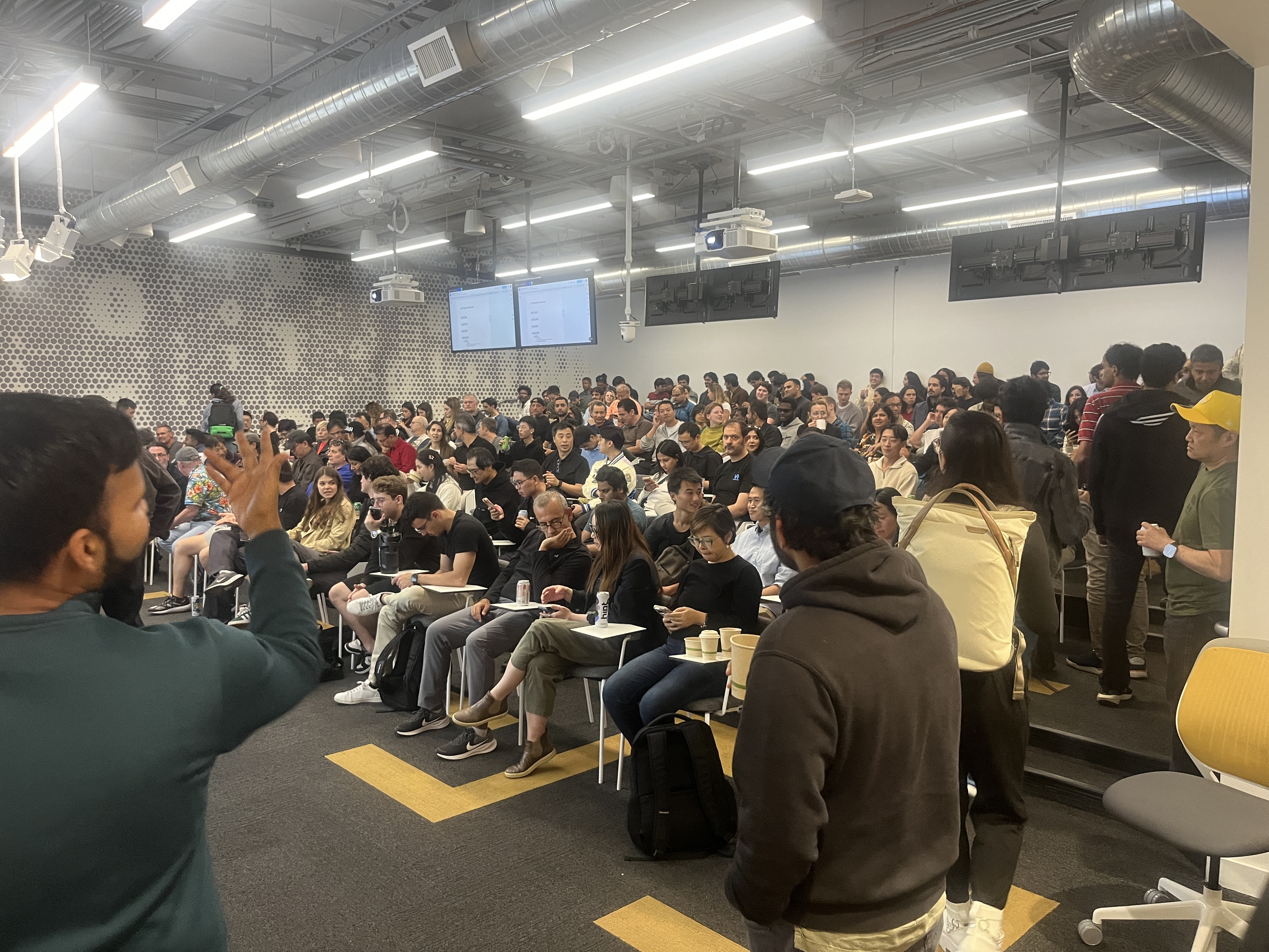 Packed house at a Gemini Meetup